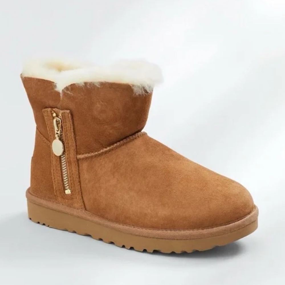 UGG Bailey Zip Mini Size 9 Chestnut